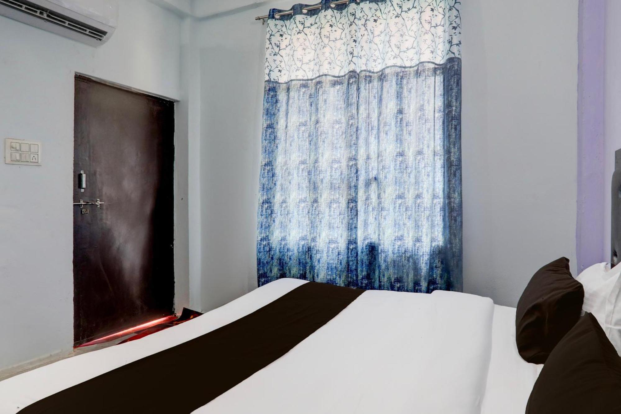 O Amit Galaxy Hotel